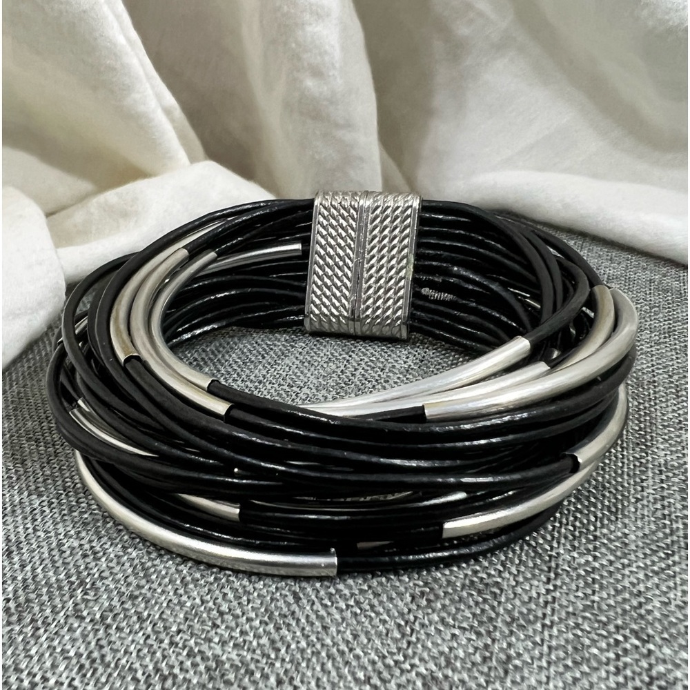 Leather Bands with Stainless Steel Tubes Make Up This Amazing Bracelet ☑️